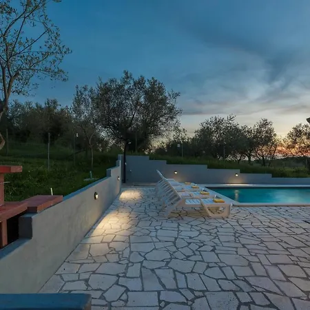 Pendolina Villa *